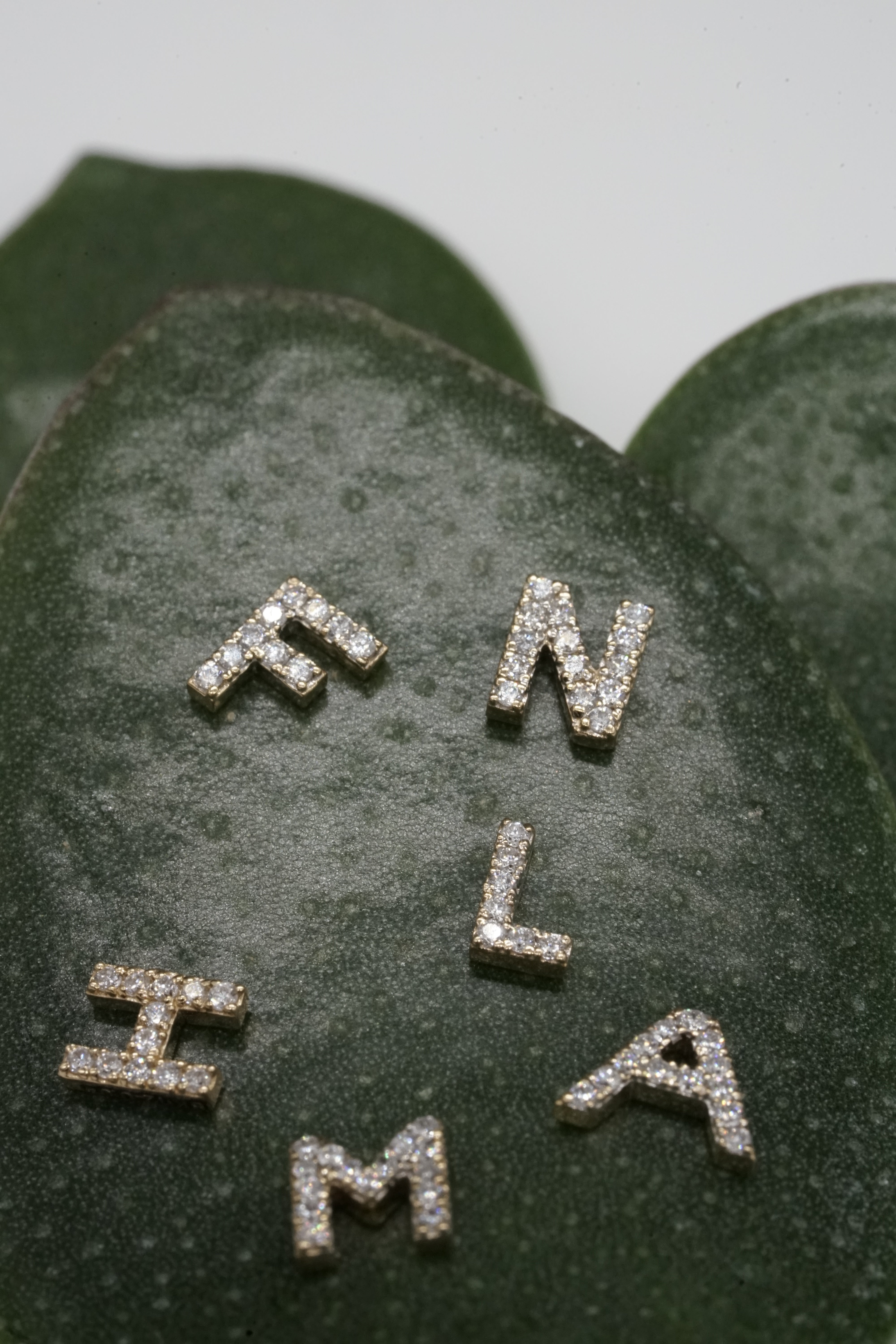 SINGLE INITIAL BRACELET