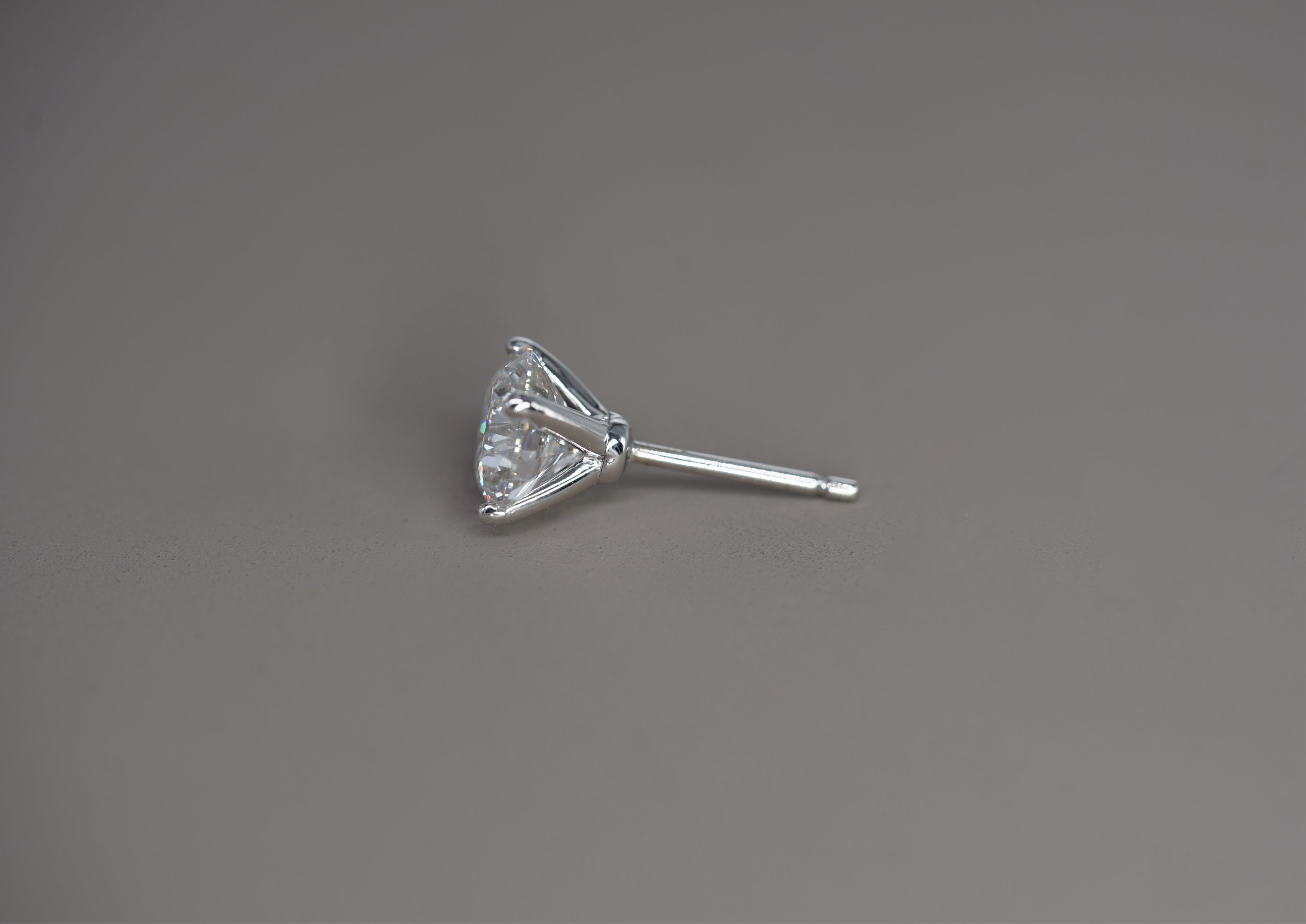 1CT PER STONE HIDDEN GEM ROUND STUDS