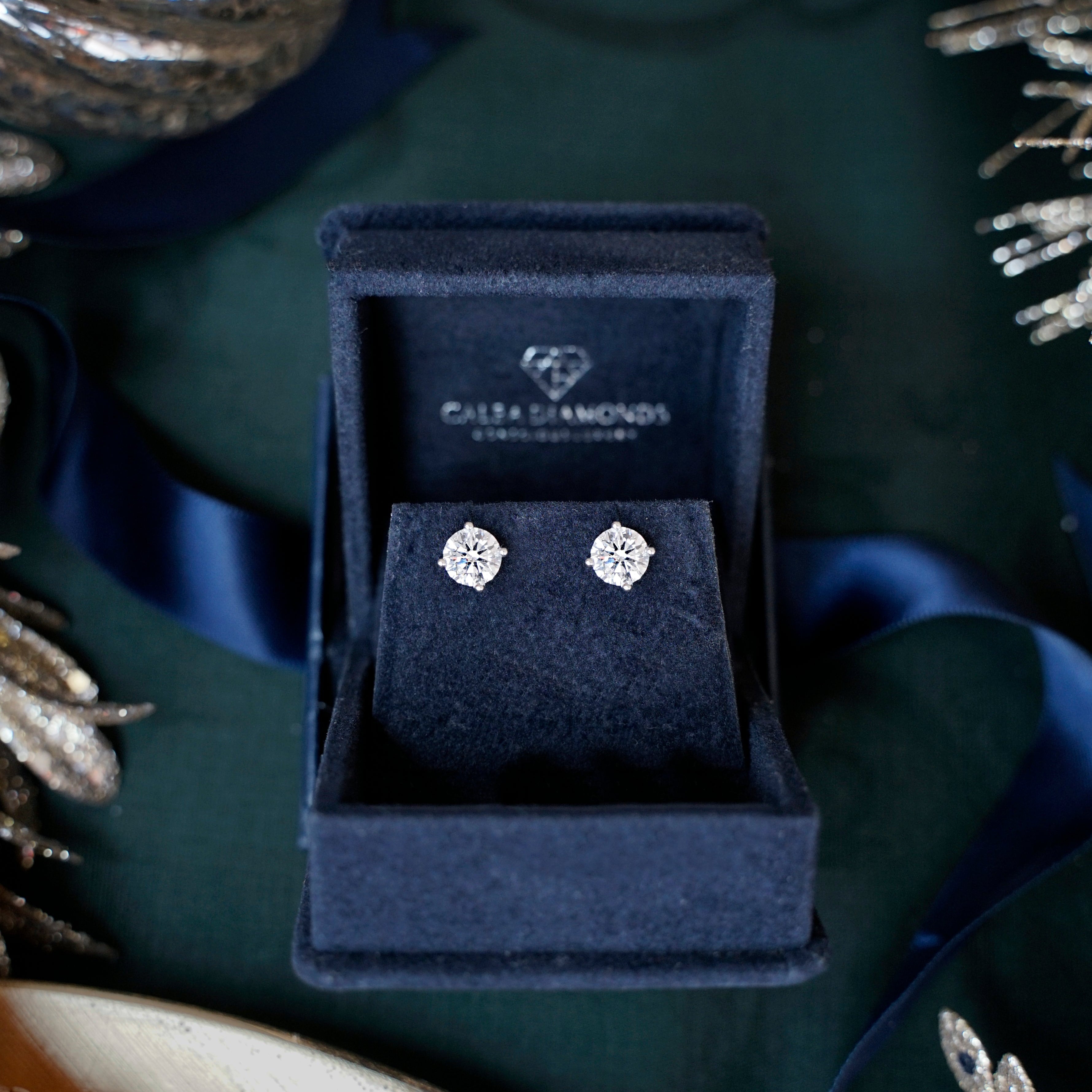 ROUND STUDS MARTINI SETTING