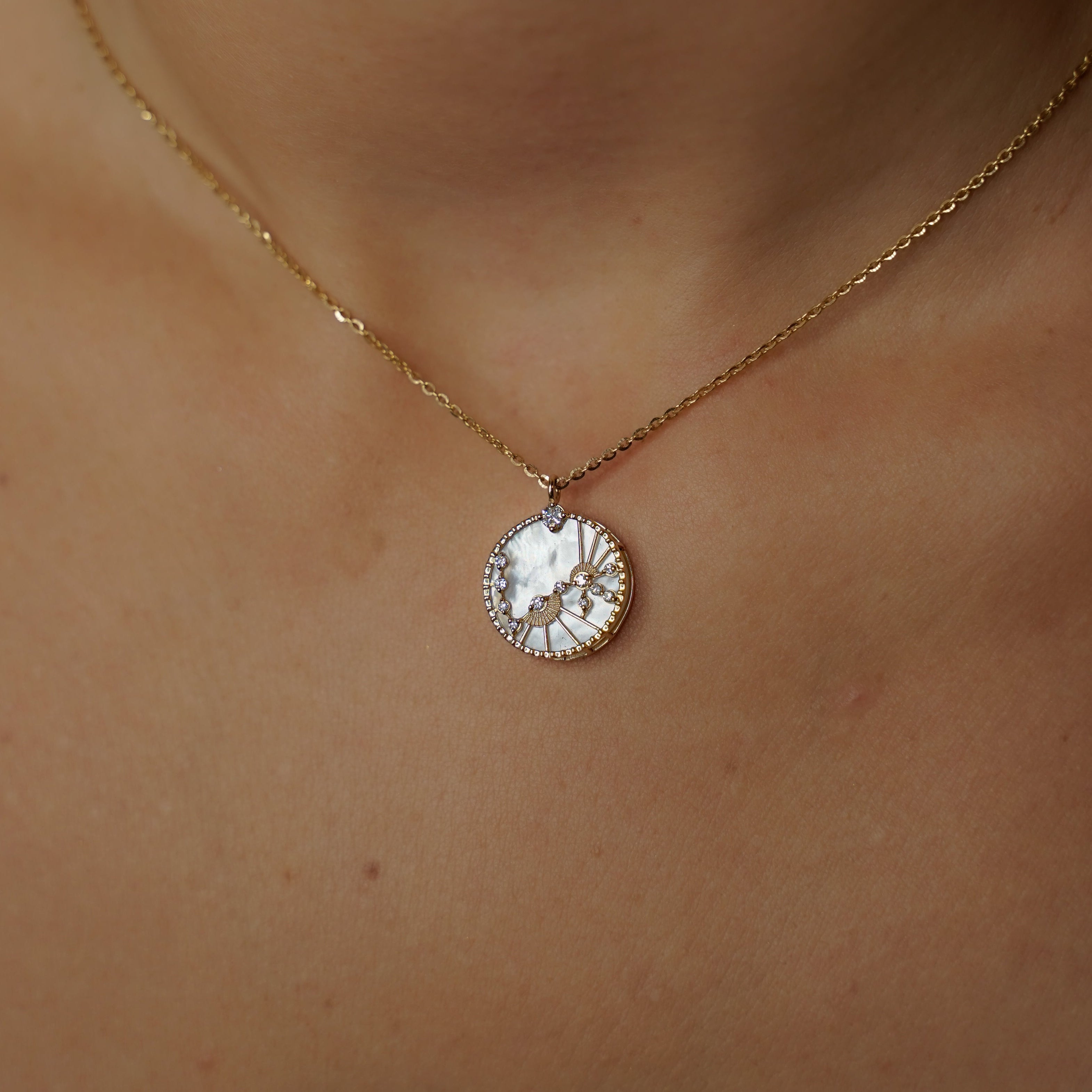 ZODIAC SIGNS PERLMUT NECKLACE
