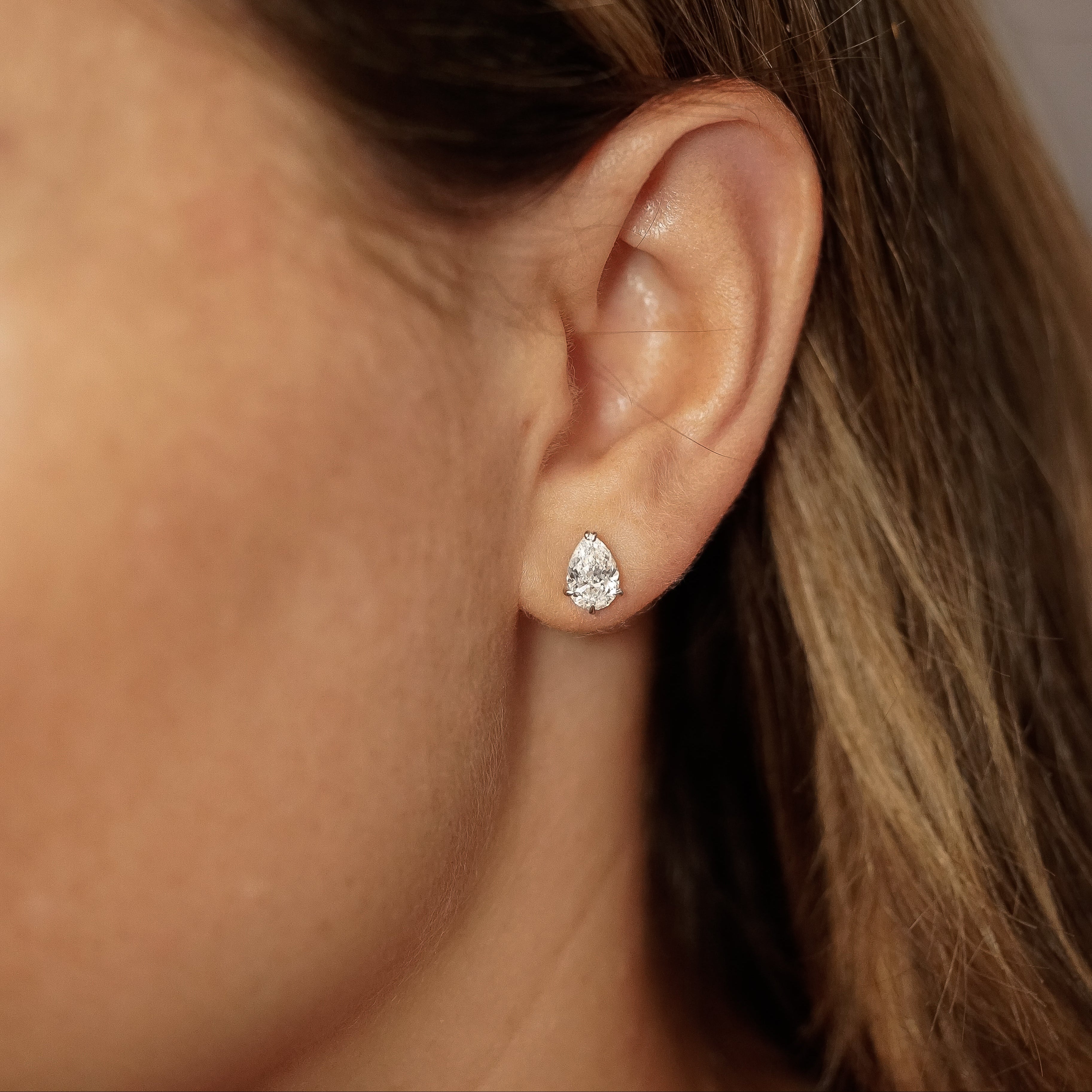ANA STUD EARRINGS