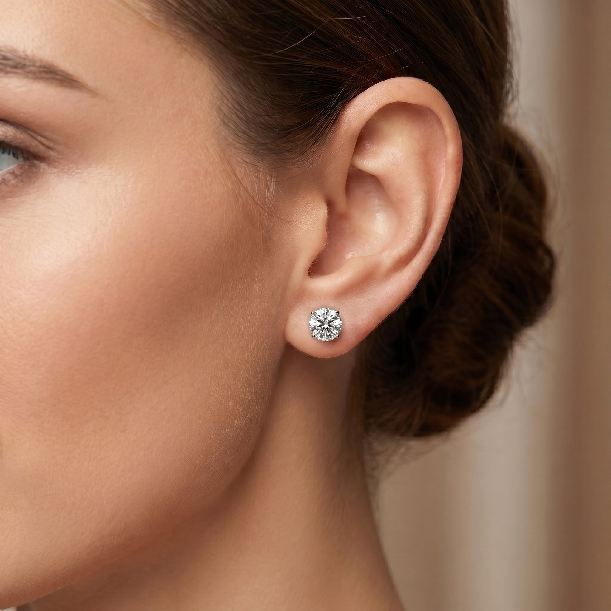 ROUND STUDS MARTINI SETTING