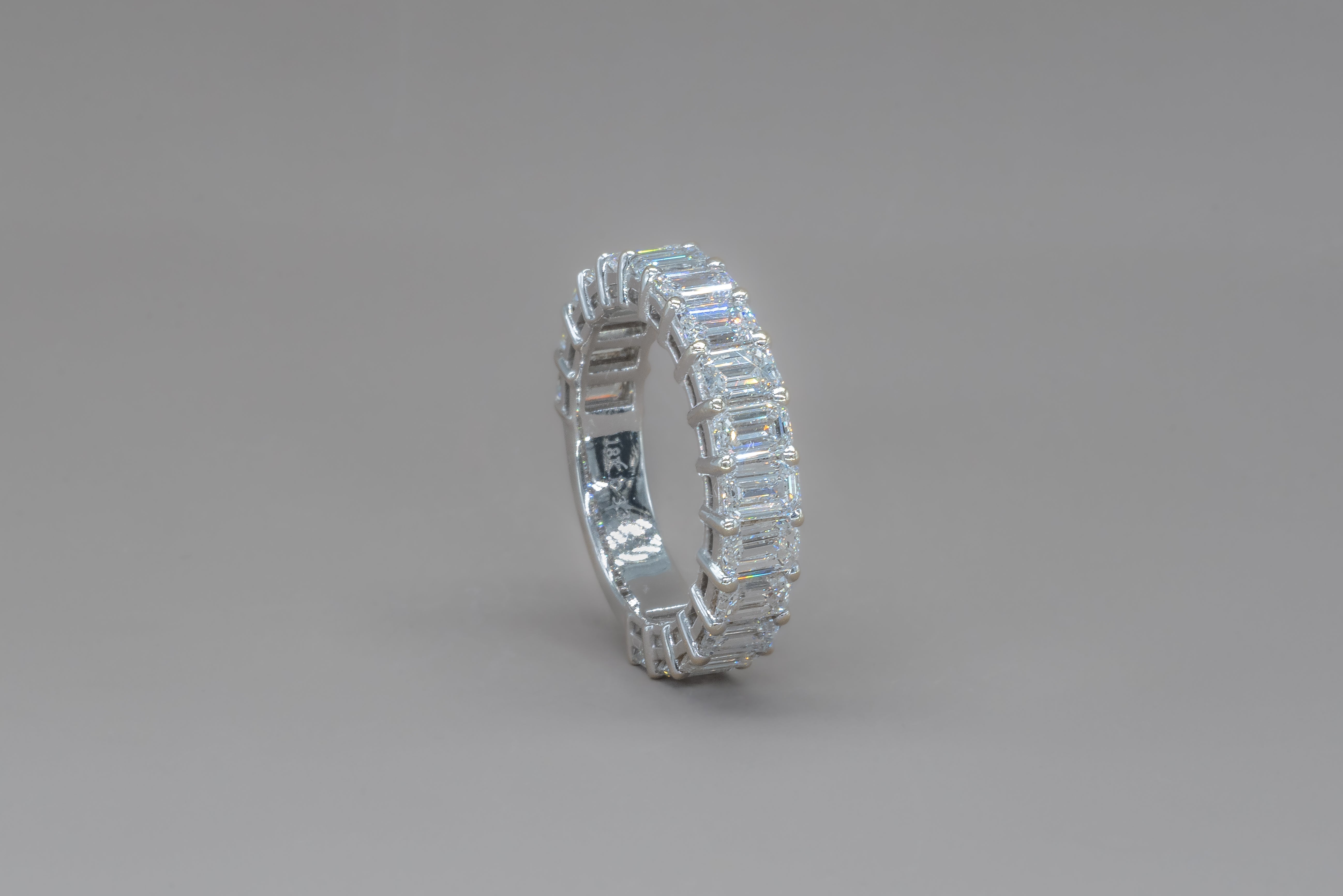 EMERALD ETERNITY RING