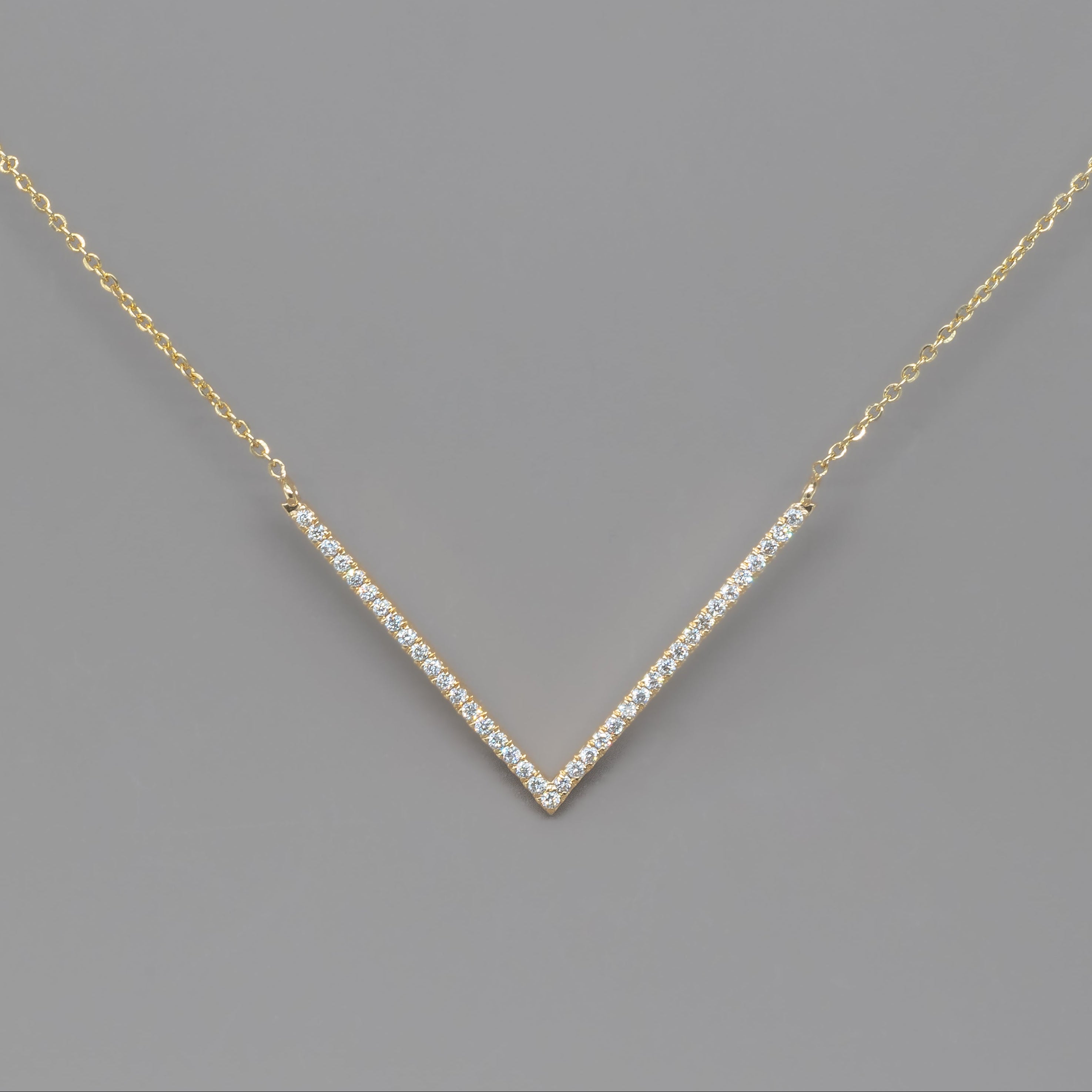 VIVI NECKLACE