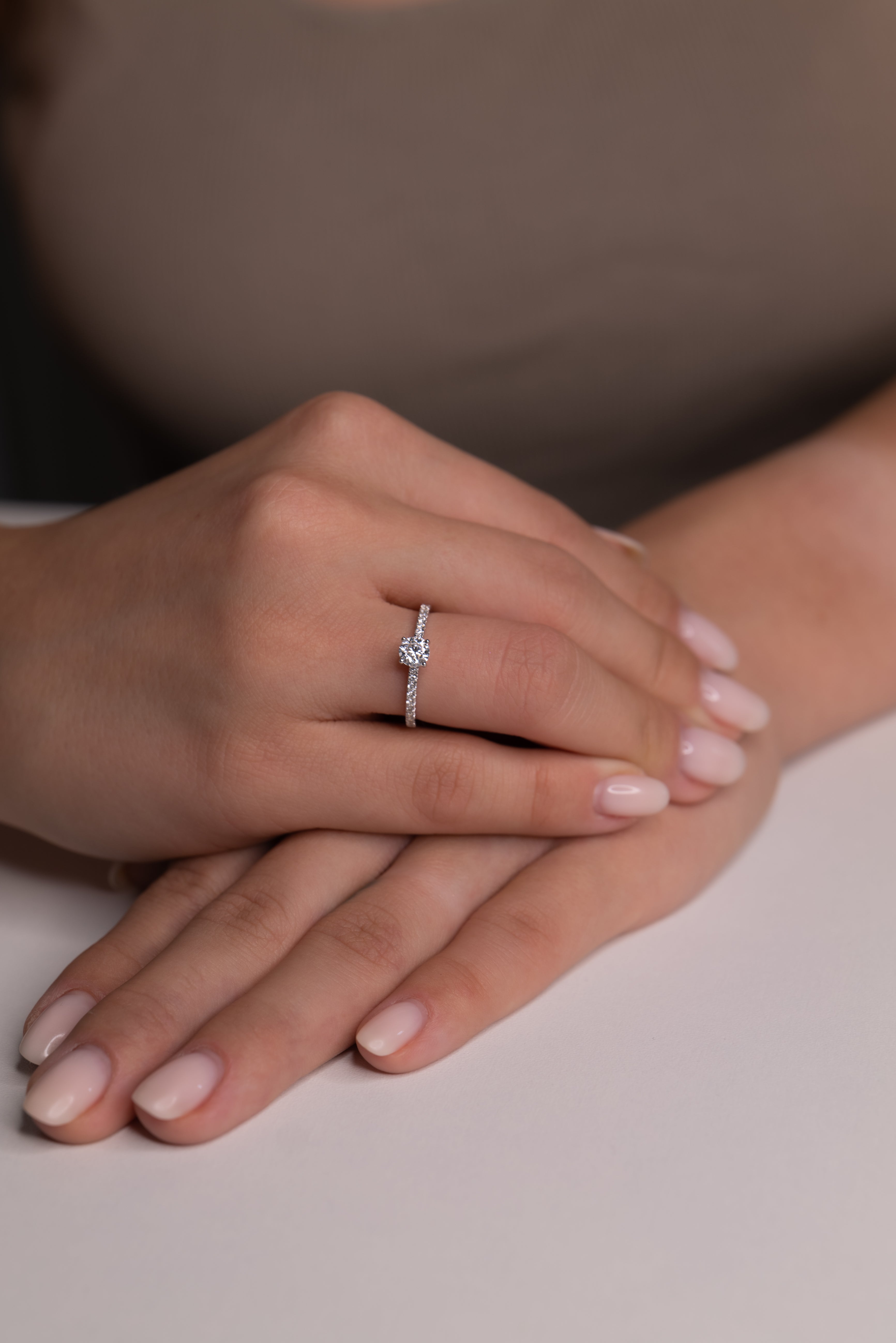 ROUND SPARKLE ENGAGEMENT RING