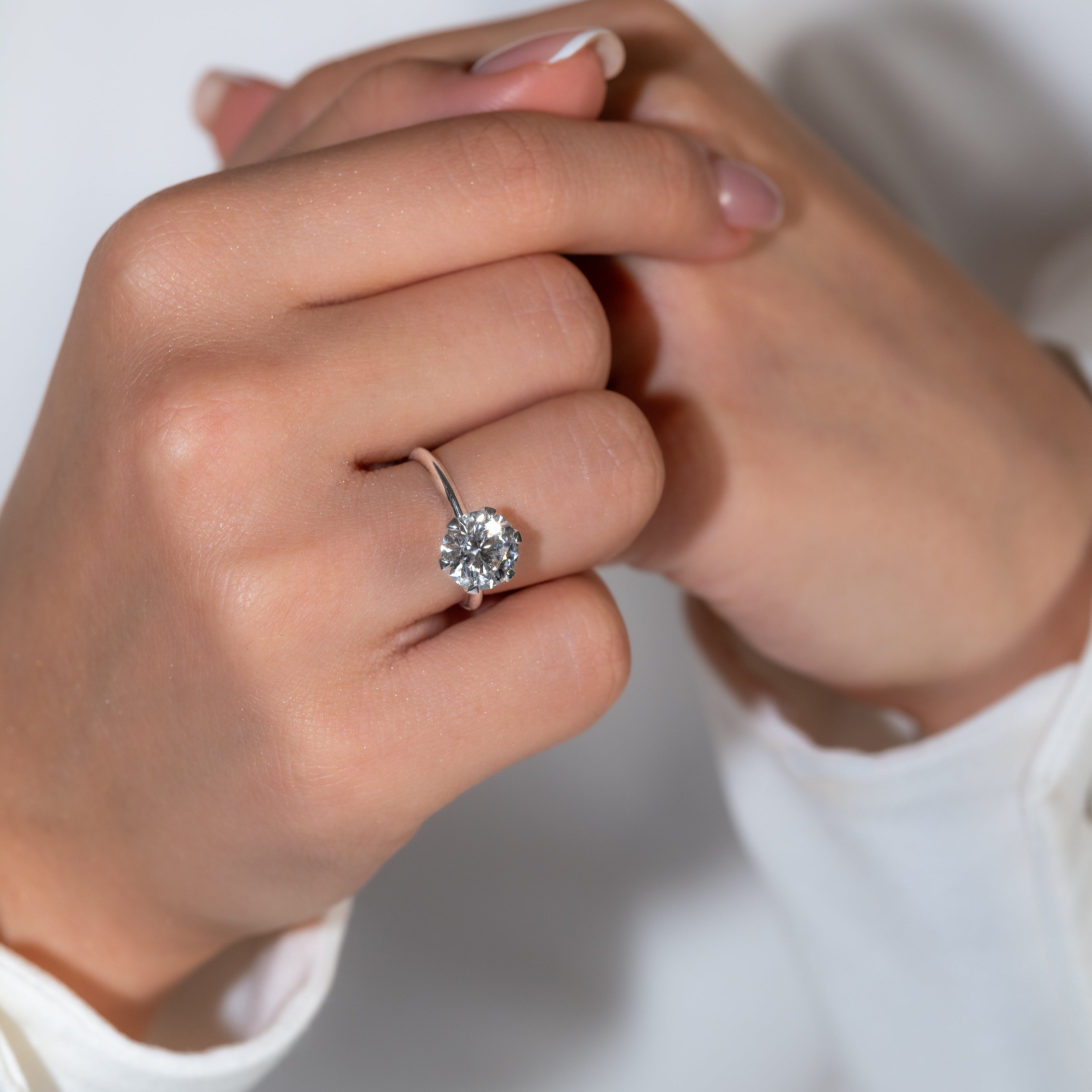 ROUND ENGAGEMENT RING