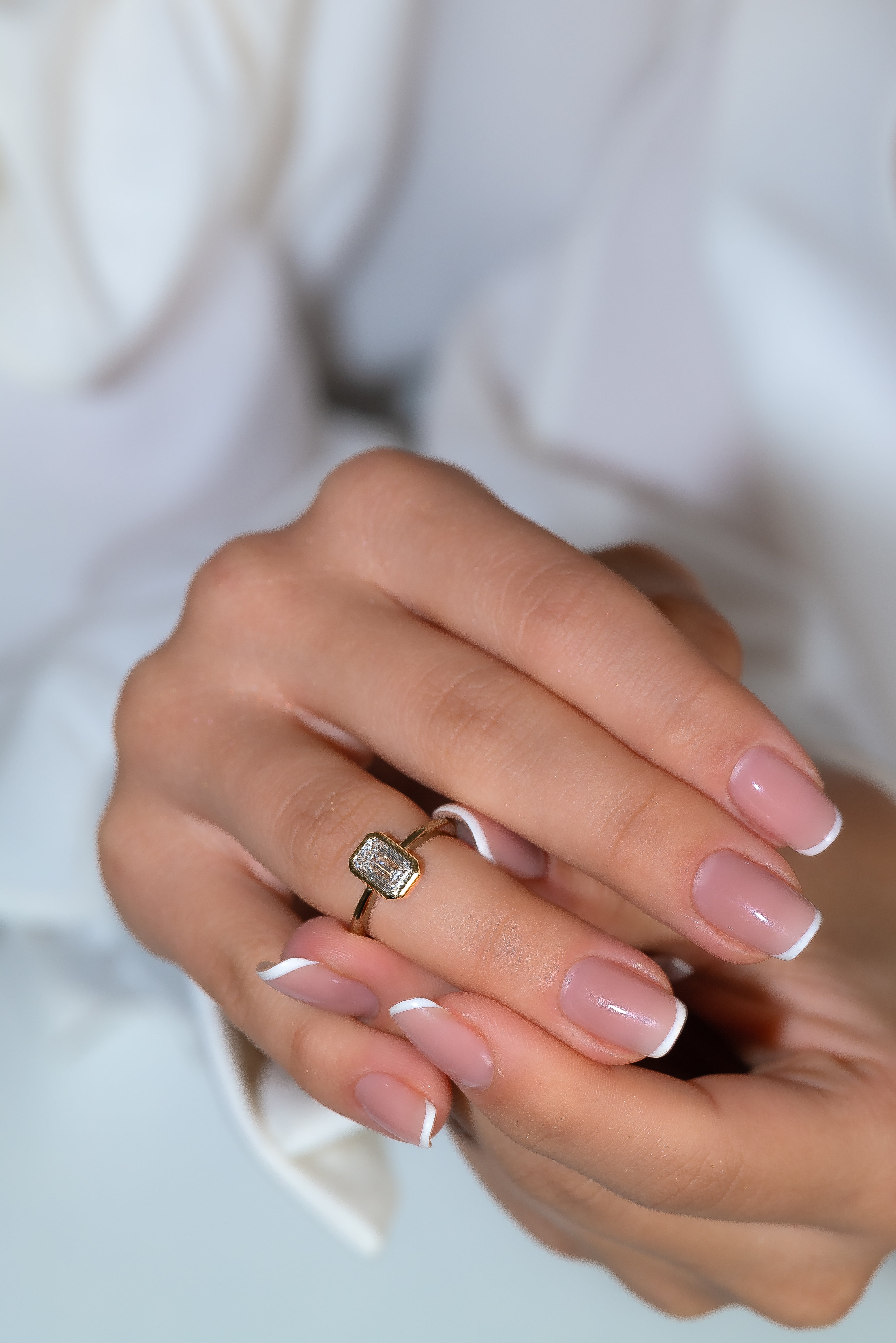 BEZEL EMERALD RING