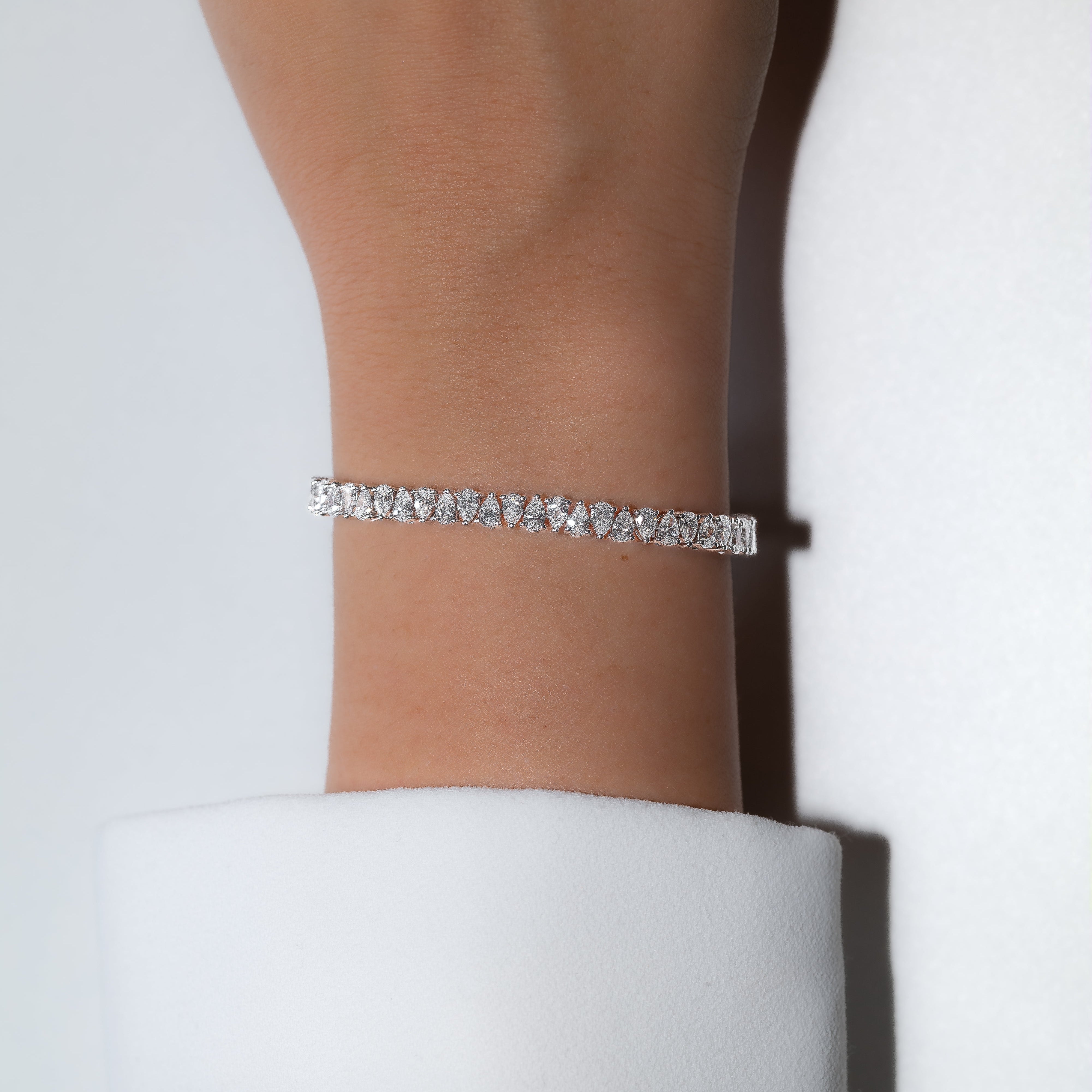 INVERTED PEAR TENNIS BRACELET