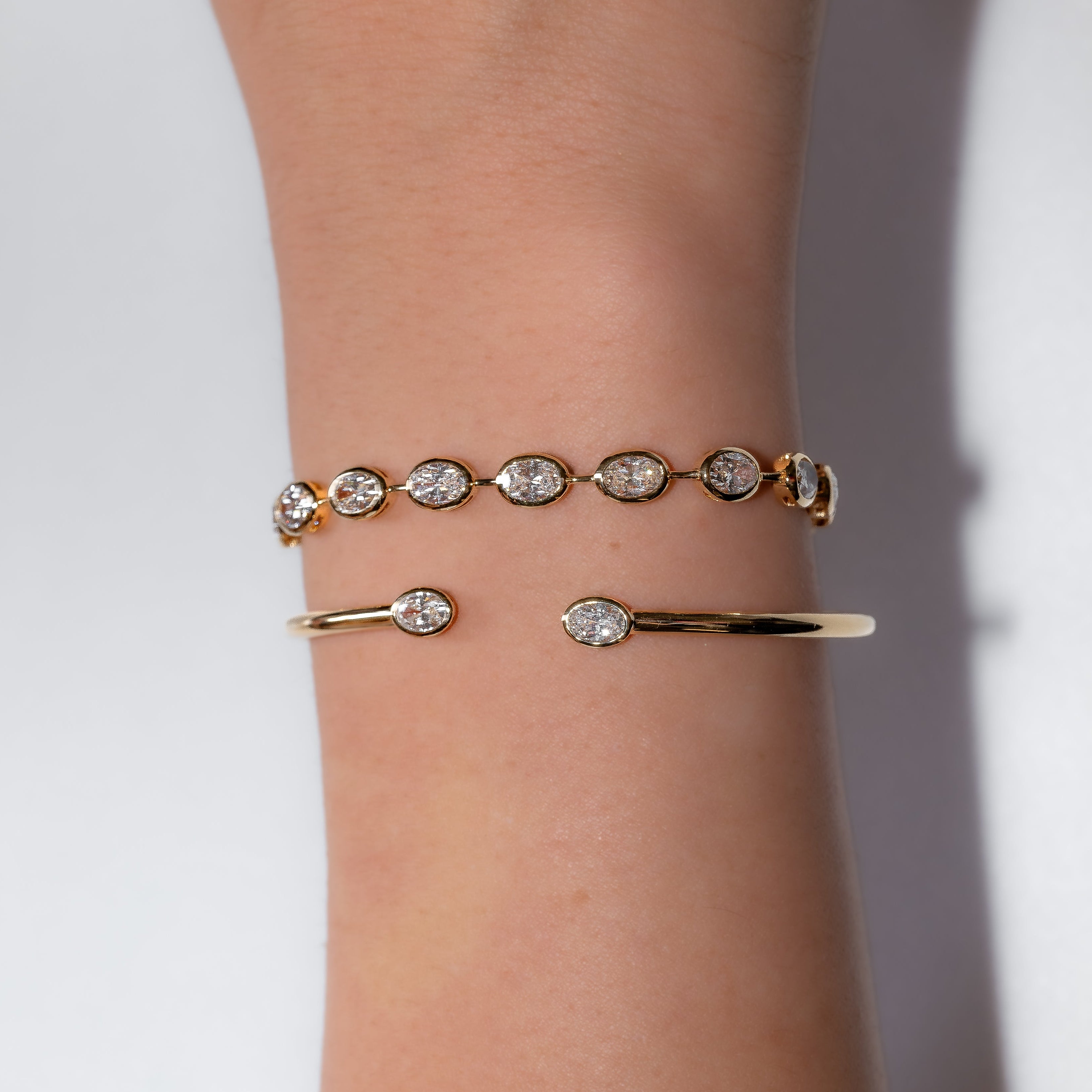 OVAL BEZEL BANGLE BRACELET