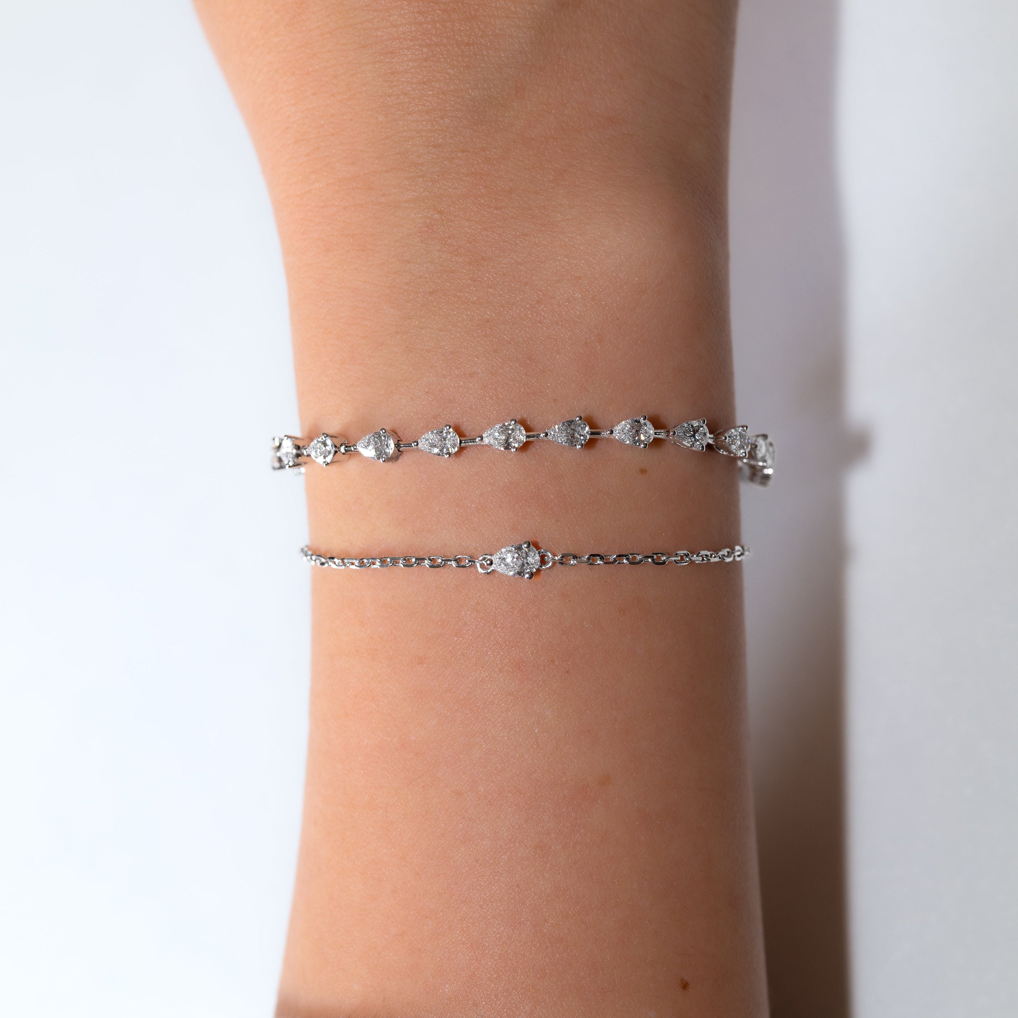 SLEEPING PEAR TENNIS BRACELET
