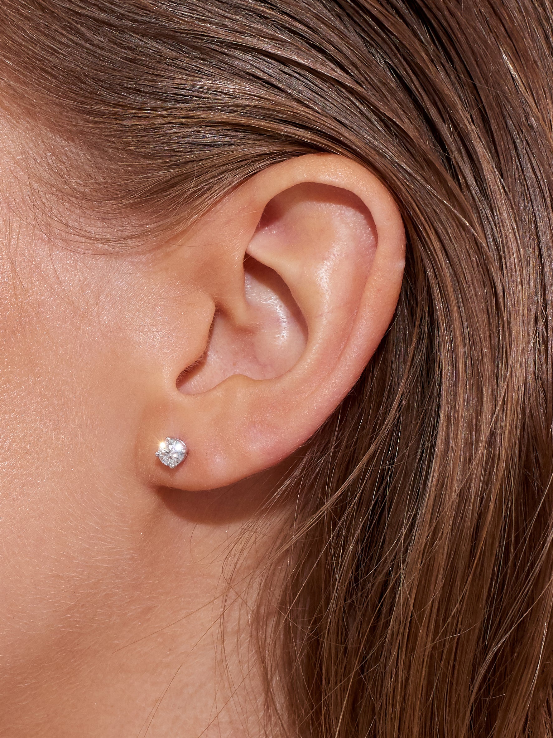 STUD PIERCING 0,6 CT