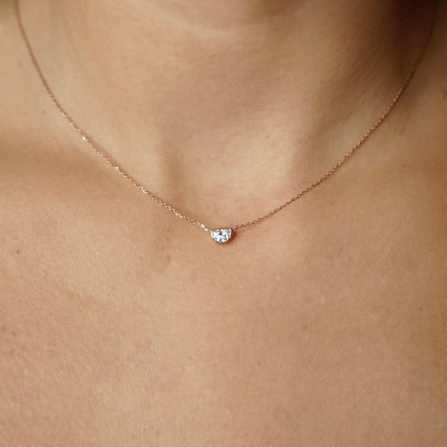 DEMILUNE NECKLACE
