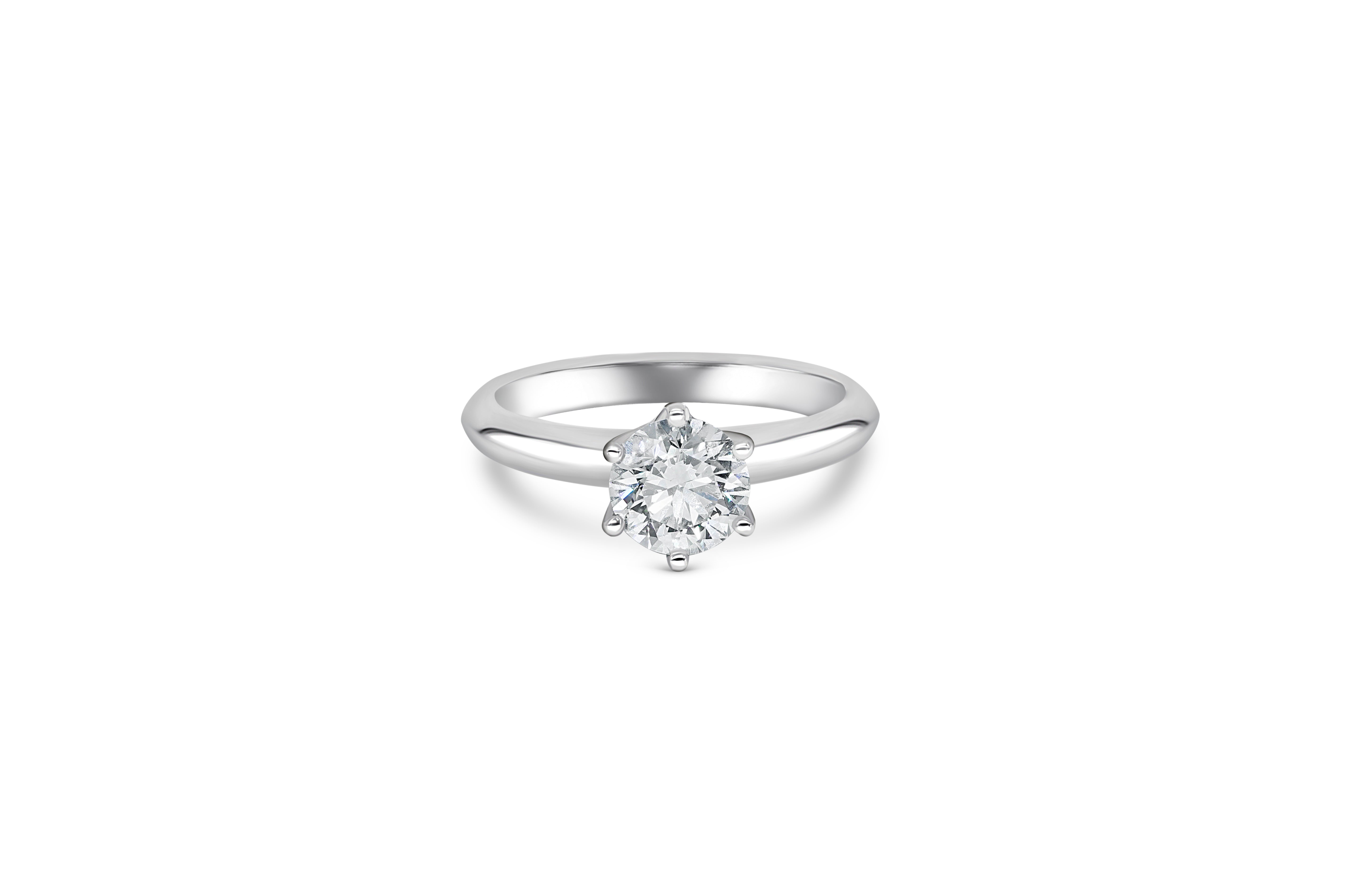 ROUND ENGAGEMENT RING