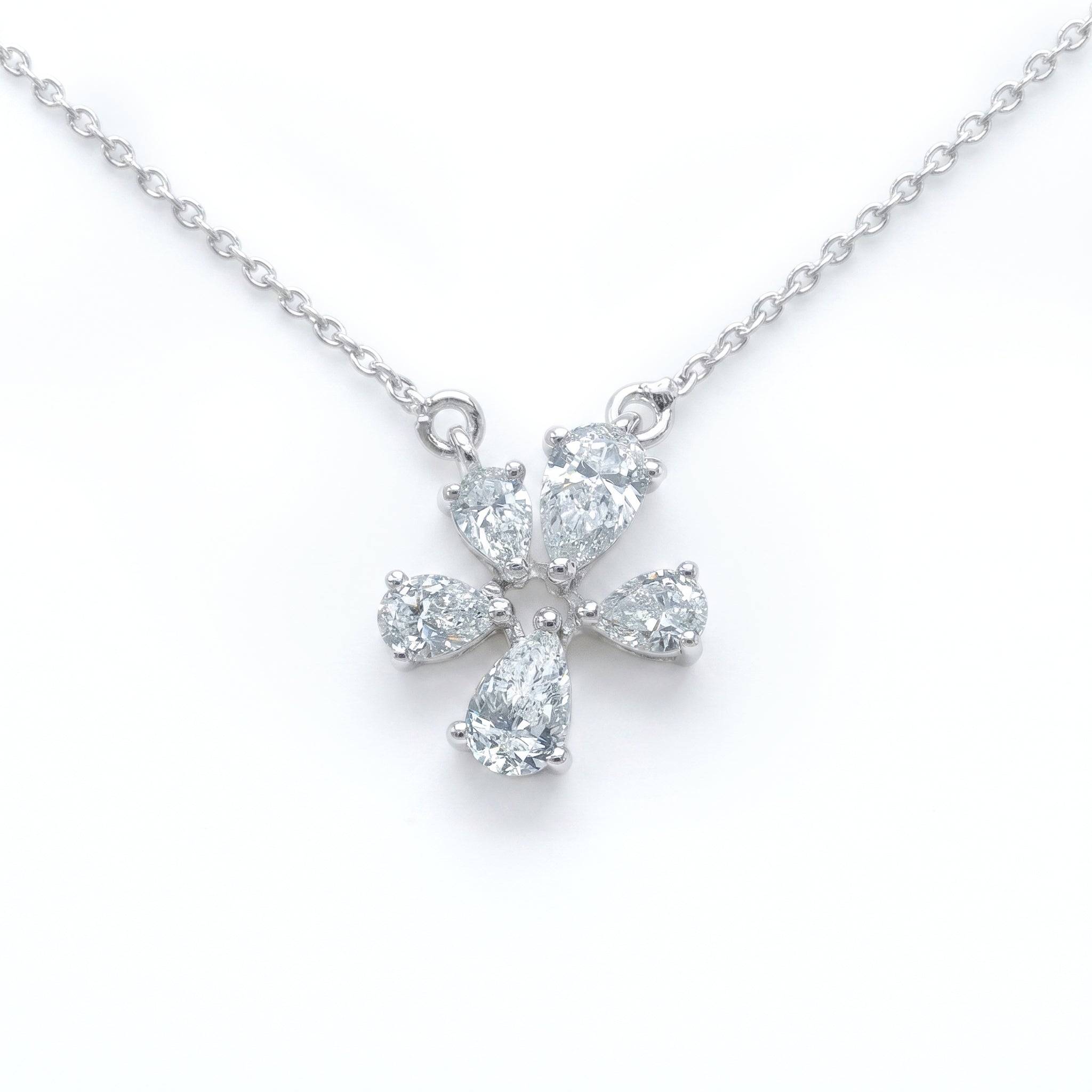 FLEUR NECKLACE
