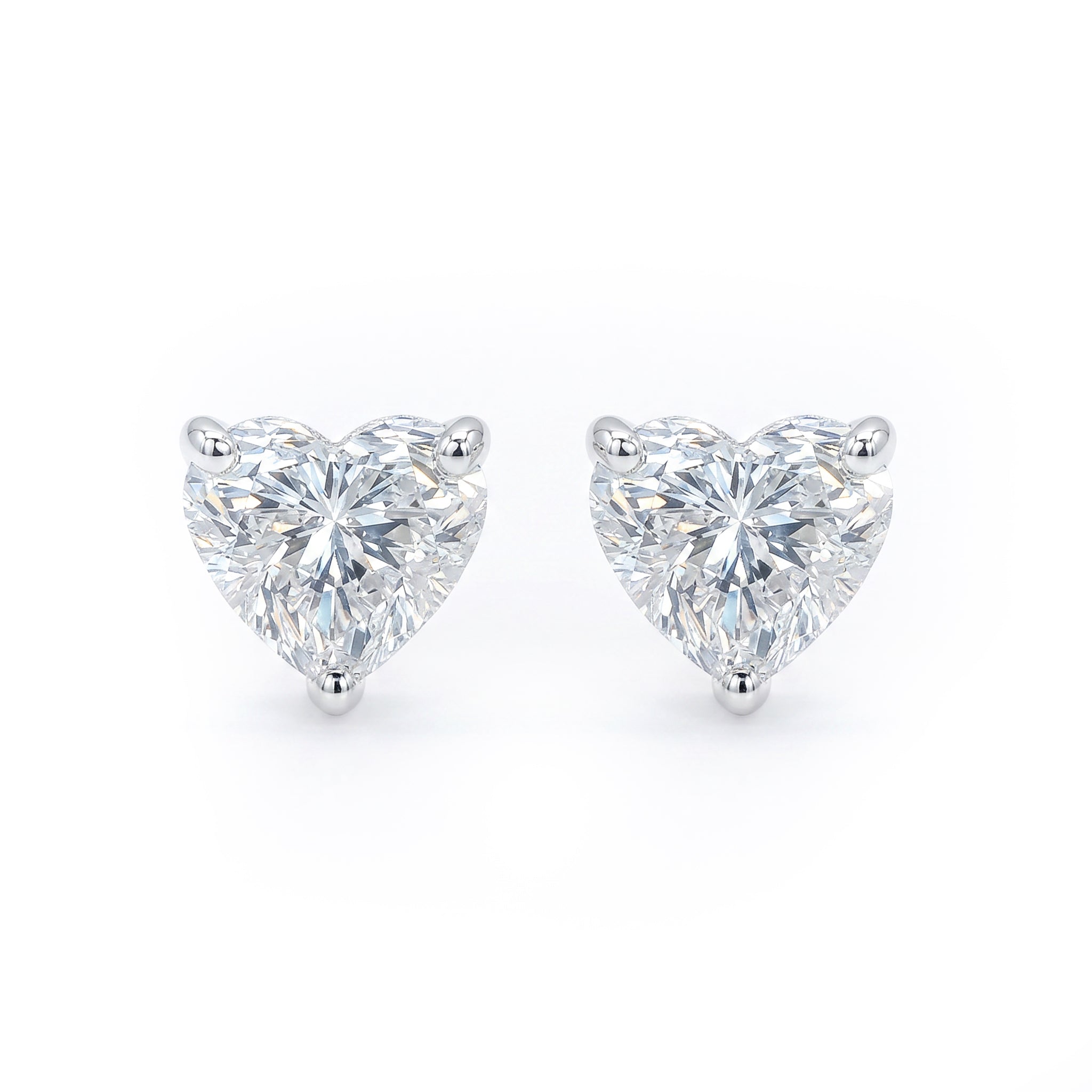 LOVE STUD EARRINGS