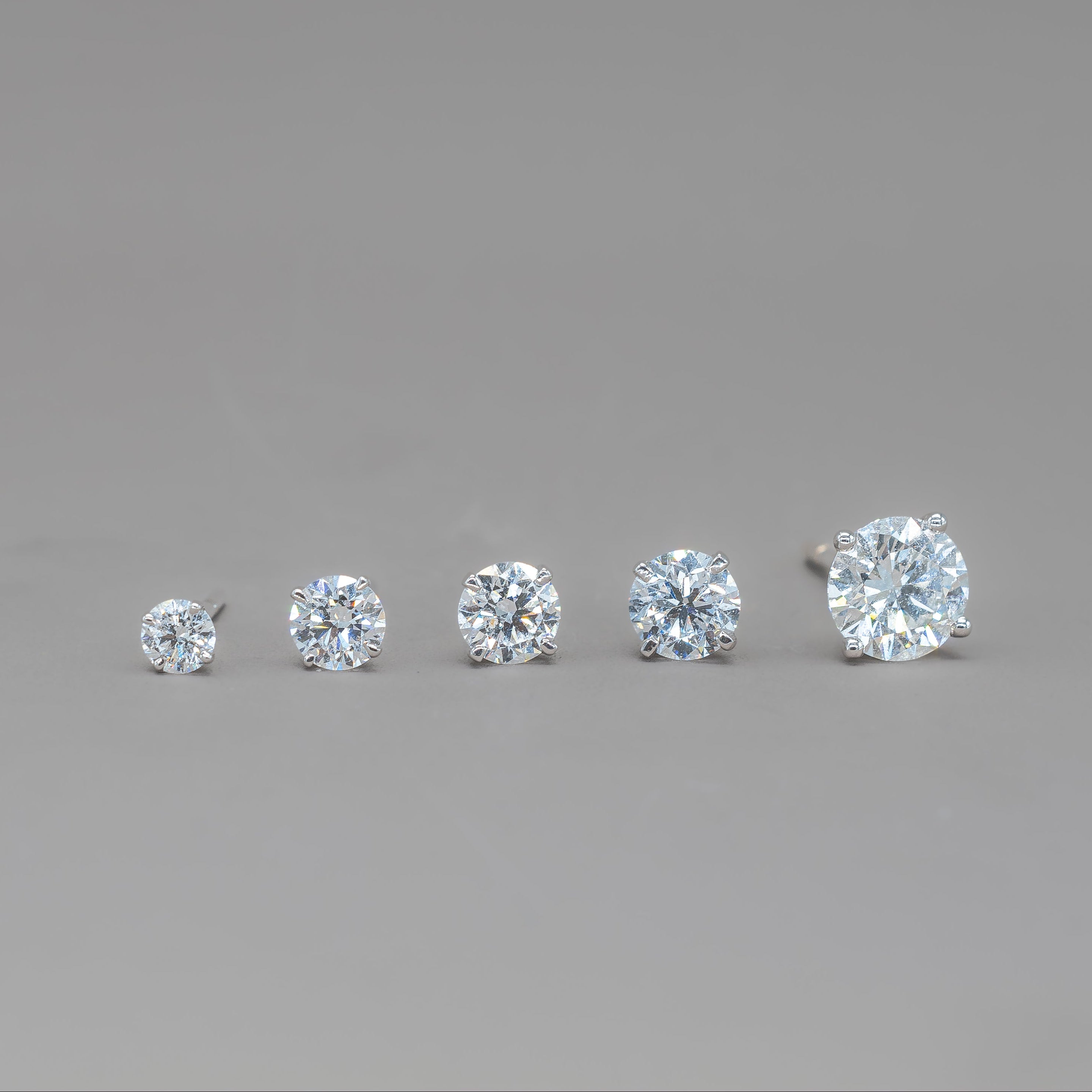ROUND STUDS MARTINI SETTING