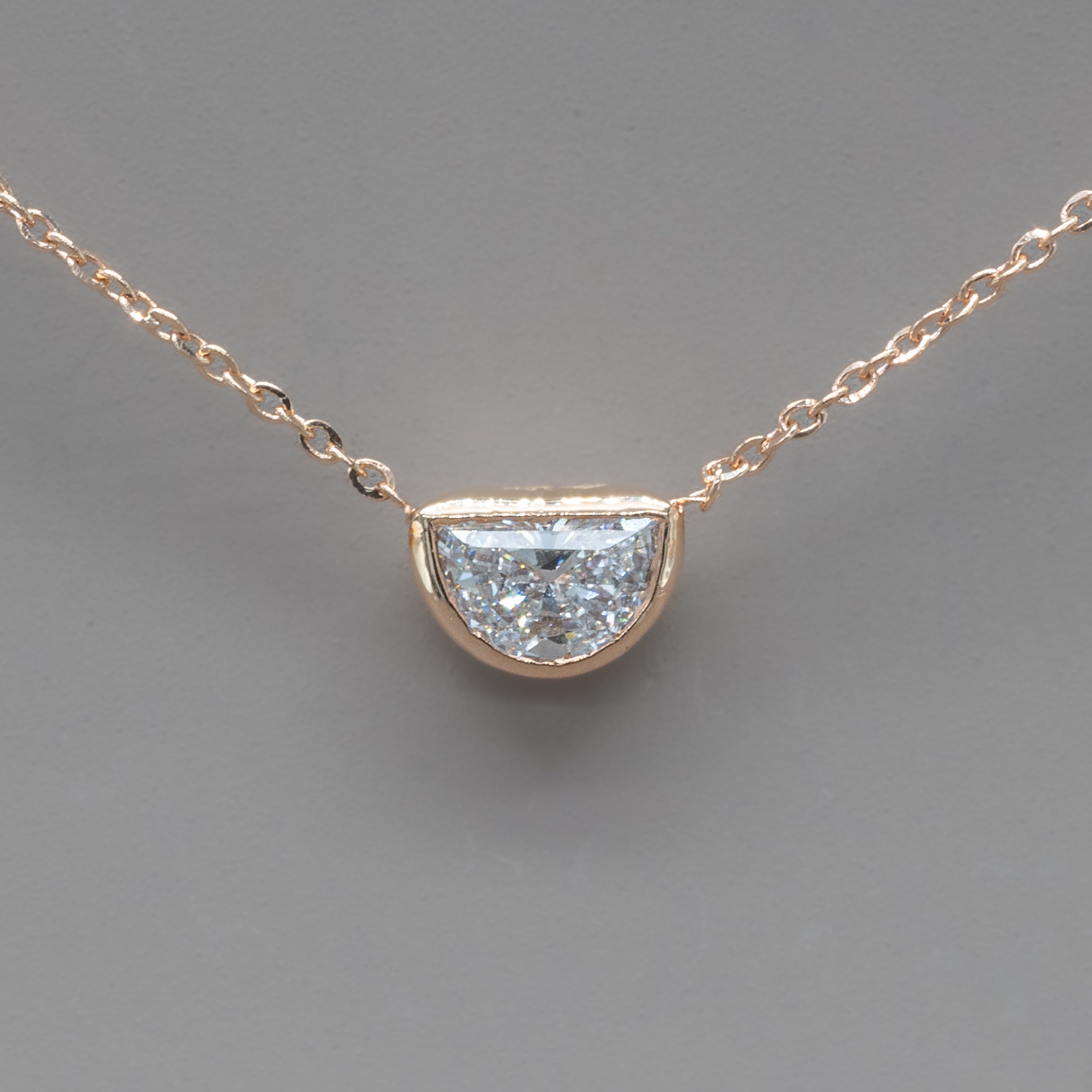 DEMILUNE NECKLACE