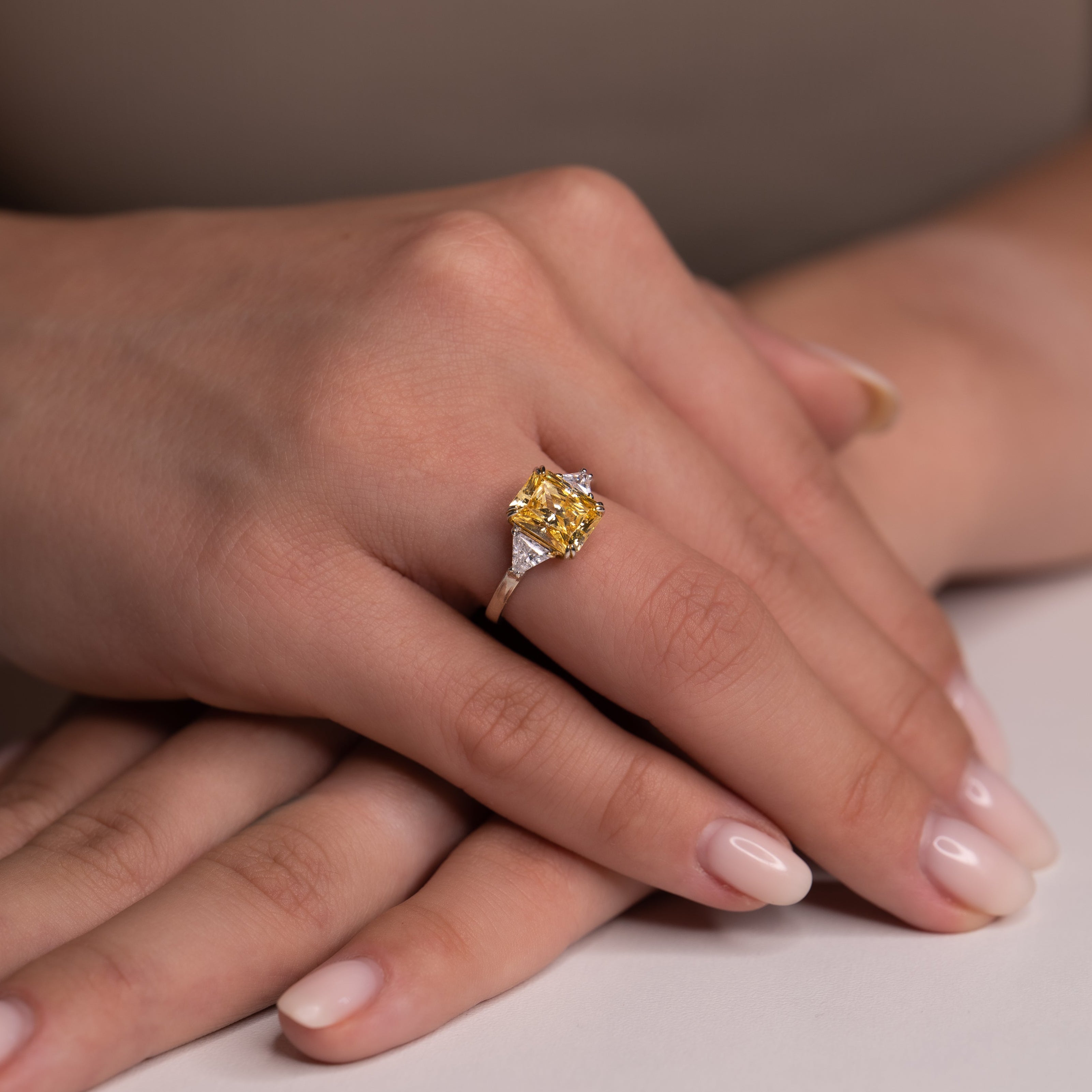 YELLOW LAB SAPPHIRE RING