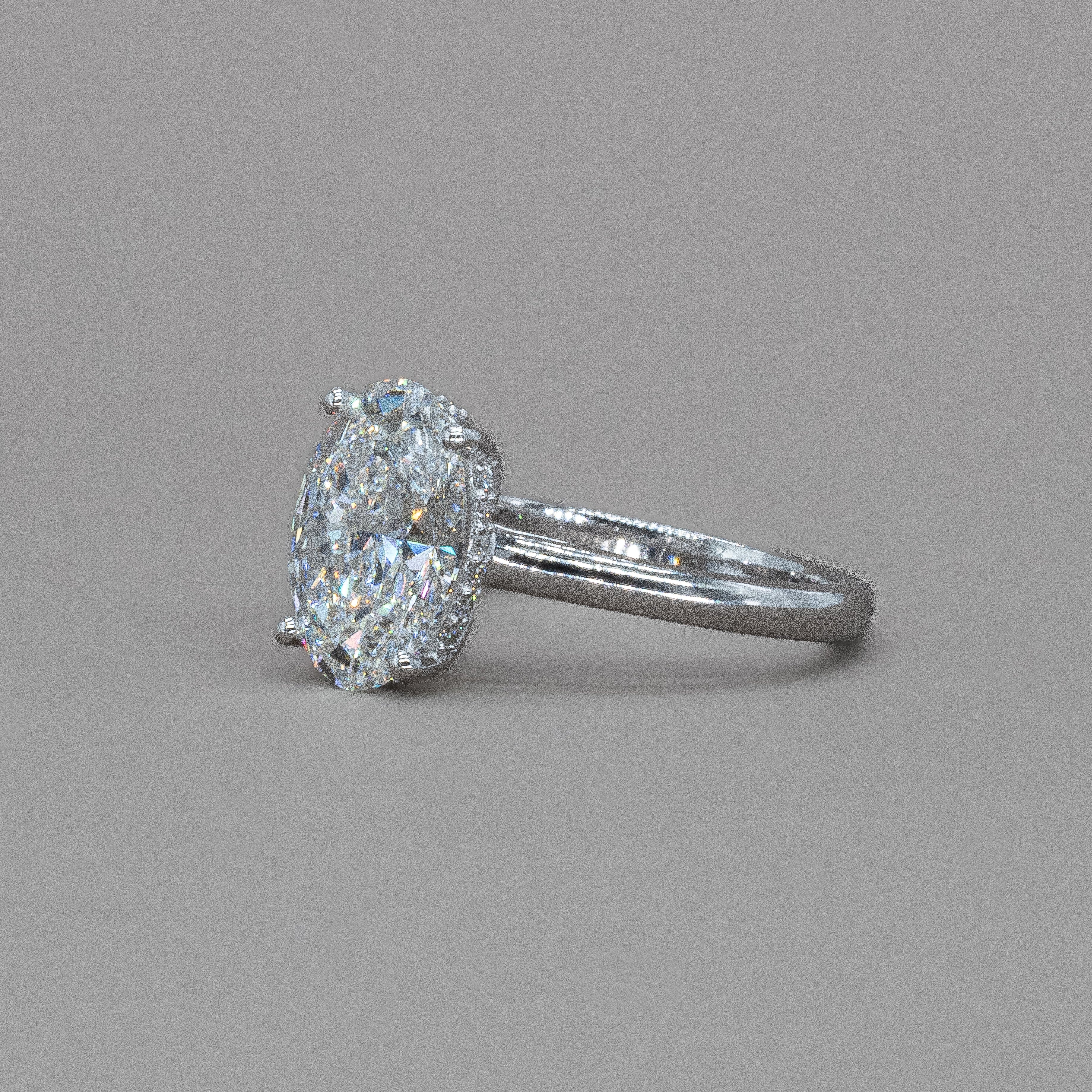 OVAL ENGAGEMENT RING