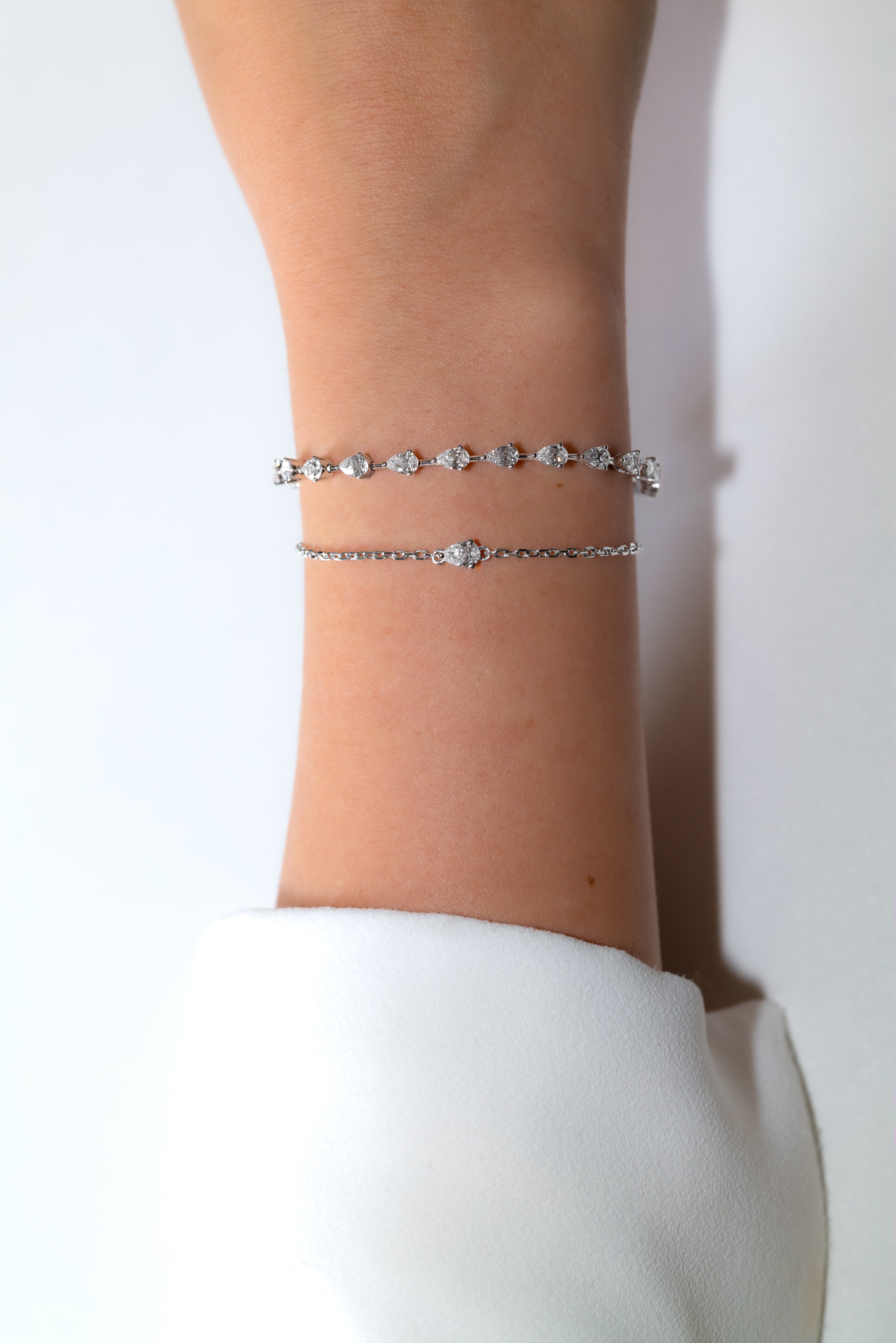 SLEEPING PEAR TENNIS BRACELET