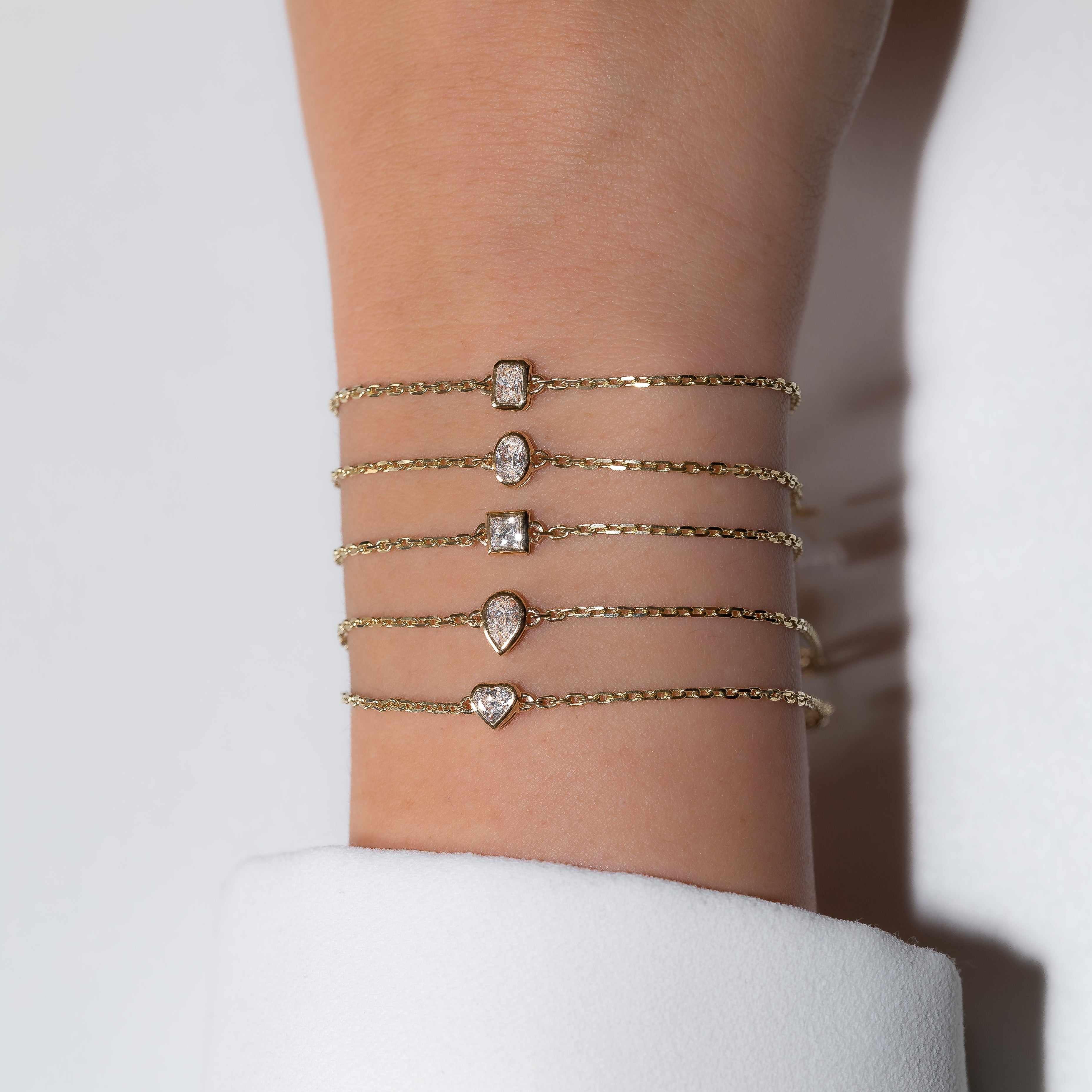 BEZEL SHAPE BRACELET
